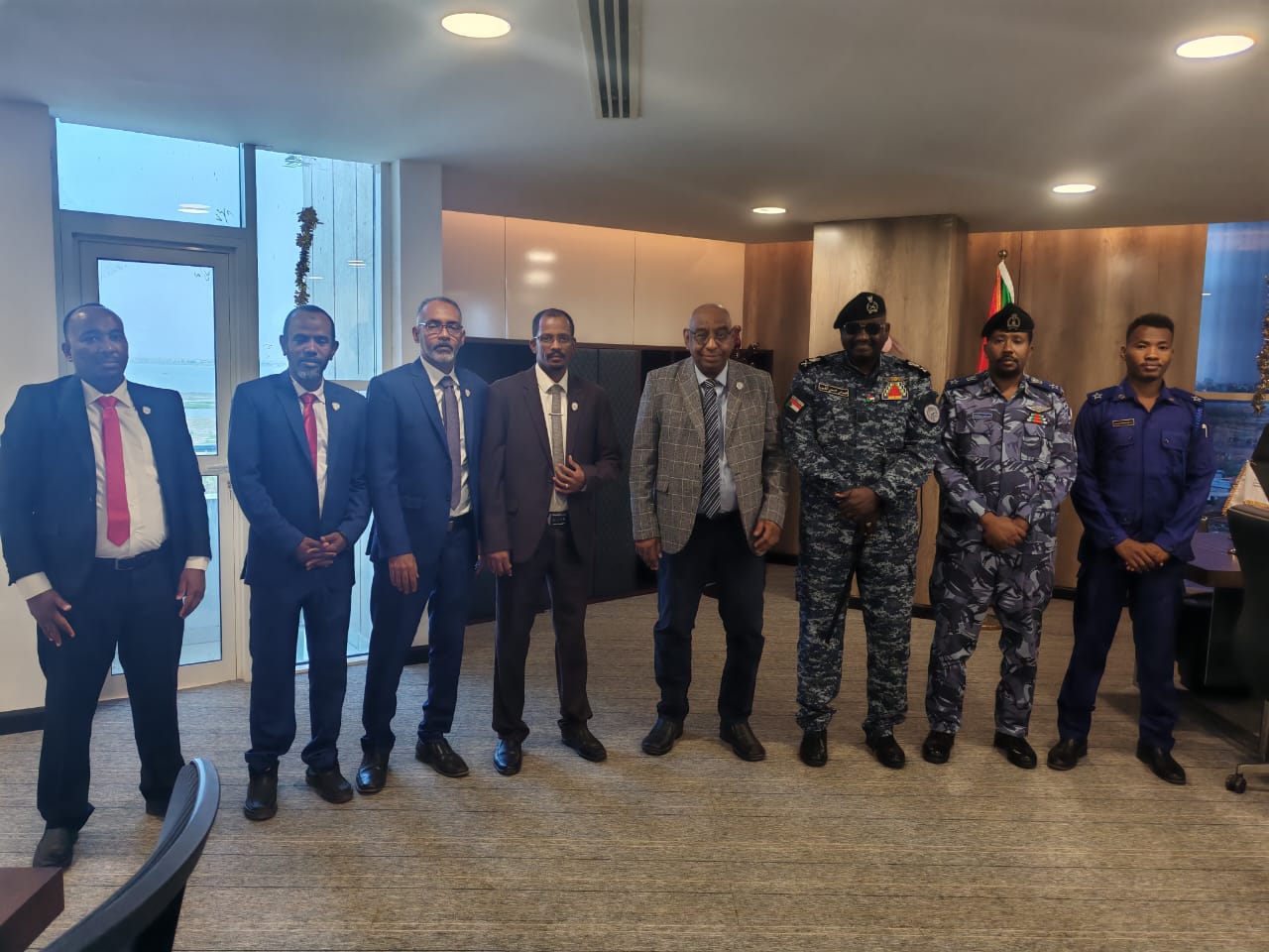 الشركة التعاونية للتأمين تستقبل مدير الإدارة العامة لطيران الشرطة والوفد المرافق له ببرج المقرن